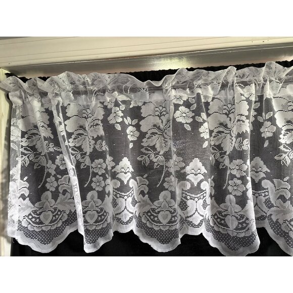 White Lace Floral Valance 17"L x 62"W - Picture 4 of 6